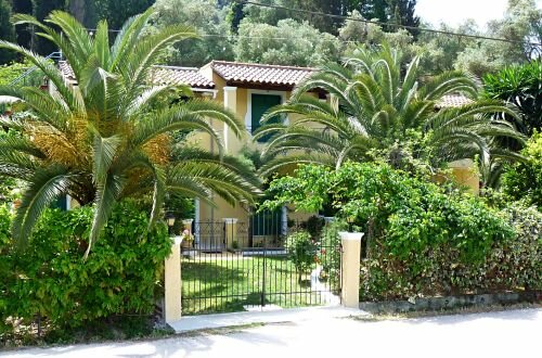 Yiannis Corfu apartments and studios